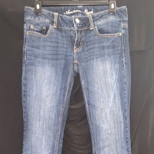 AMERICAN EAGLE ARTIST JEANS SIZE 2